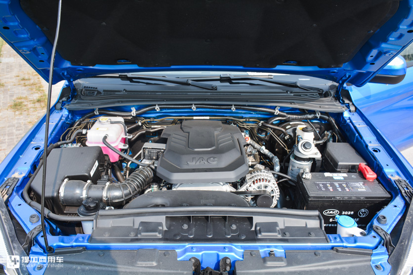 货箱没有凸起的轮拱,配置堪比乘用车,帅铃T6创客精英版皮卡实拍 - 第17张 - 提加商用车网 货箱没有凸起的轮拱,配置堪比乘用车,帅铃T6创客精英版皮卡实拍 - 第17张