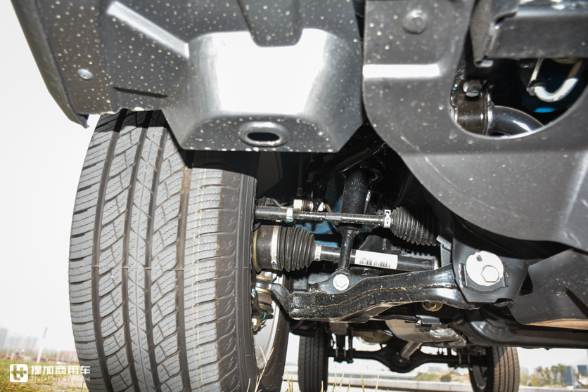 货箱没有凸起的轮拱,配置堪比乘用车,帅铃T6创客精英版皮卡实拍 - 第22张 - 提加商用车网 货箱没有凸起的轮拱,配置堪比乘用车,帅铃T6创客精英版皮卡实拍 - 第22张