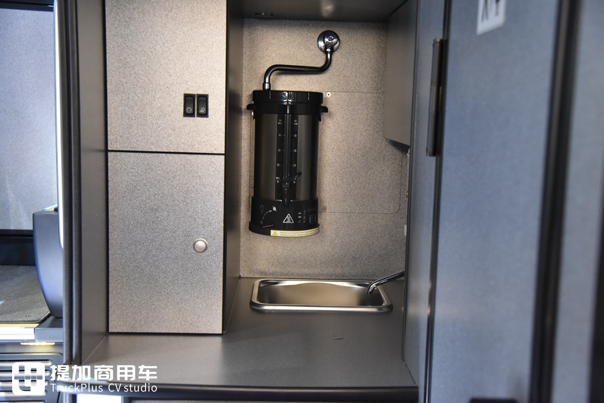 这是目前最高端豪华的双层大巴？尼奥普兰最新款Skyliner旗舰客车实拍 - 第18张