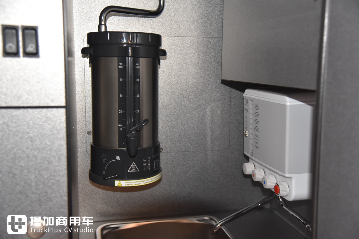 这是目前最高端豪华的双层大巴？尼奥普兰最新款Skyliner旗舰客车实拍 - 第19张