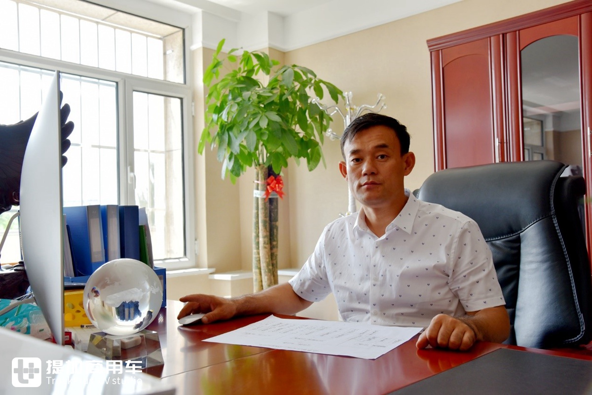 靠用斯堪尼亚等进口卡车,这位老板在西北打造了一个冷链运输帝国 - 第1张 - 提加商用车网 靠用斯堪尼亚等进口卡车,这位老板在西北打造了一个冷链运输帝国 - 第1张