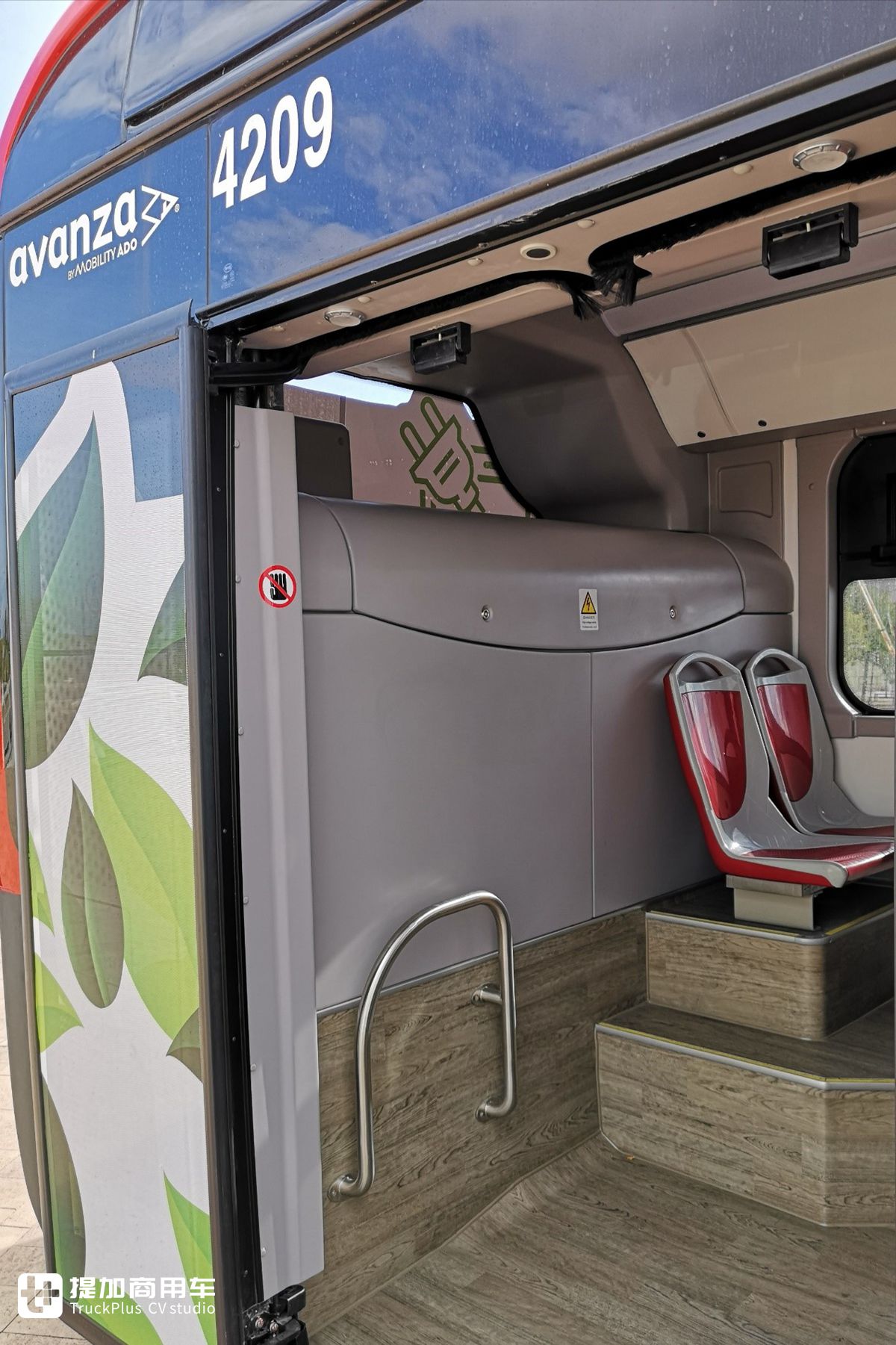 西班牙又采购了一批比亚迪电动公交,这车怎么样?实地乘坐告诉您 - 第13张 - 提加商用车网 西班牙又采购了一批比亚迪电动公交,这车怎么样?实地乘坐告诉您 - 第13张