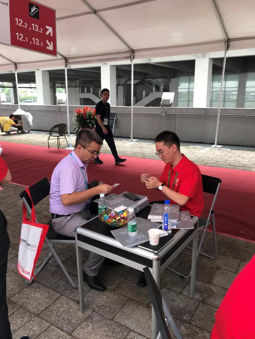 亮相第126届中国进出口商品交易会,汉马H9成为最抢眼车型 - 第3张 - 提加商用车网 亮相第126届中国进出口商品交易会,汉马H9成为最抢眼车型 - 第3张