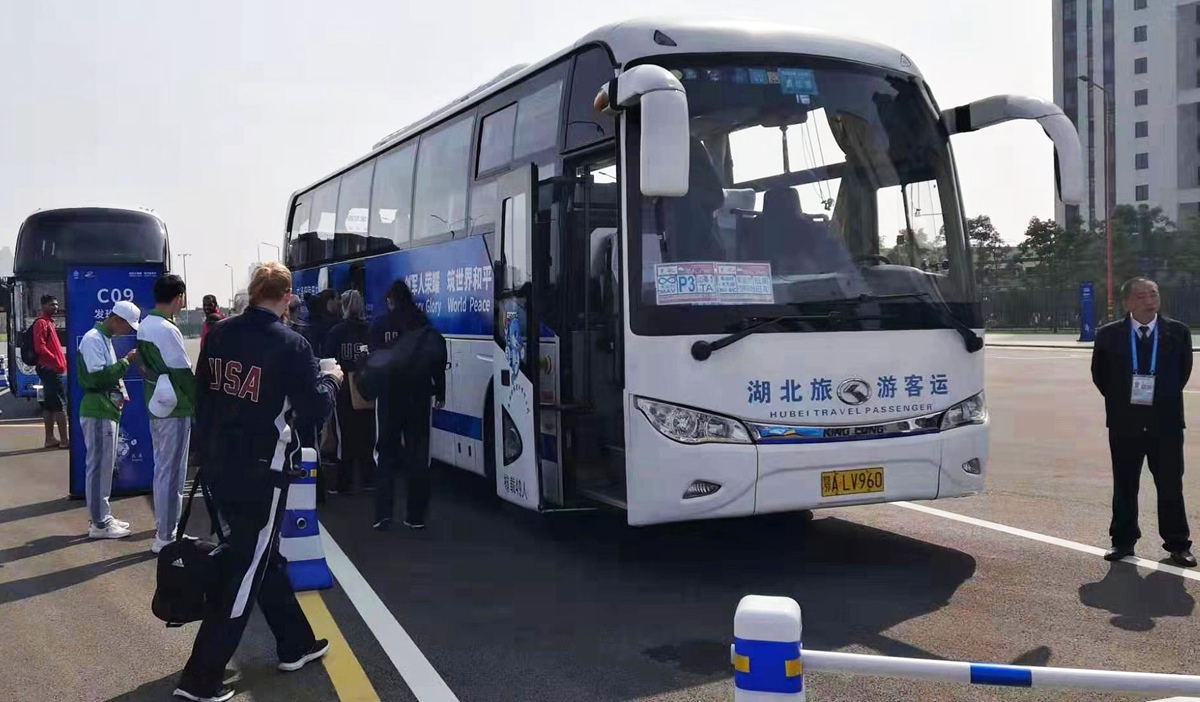 荣耀！金龙客车“征战”第七届军运会交通保障 - 第5张