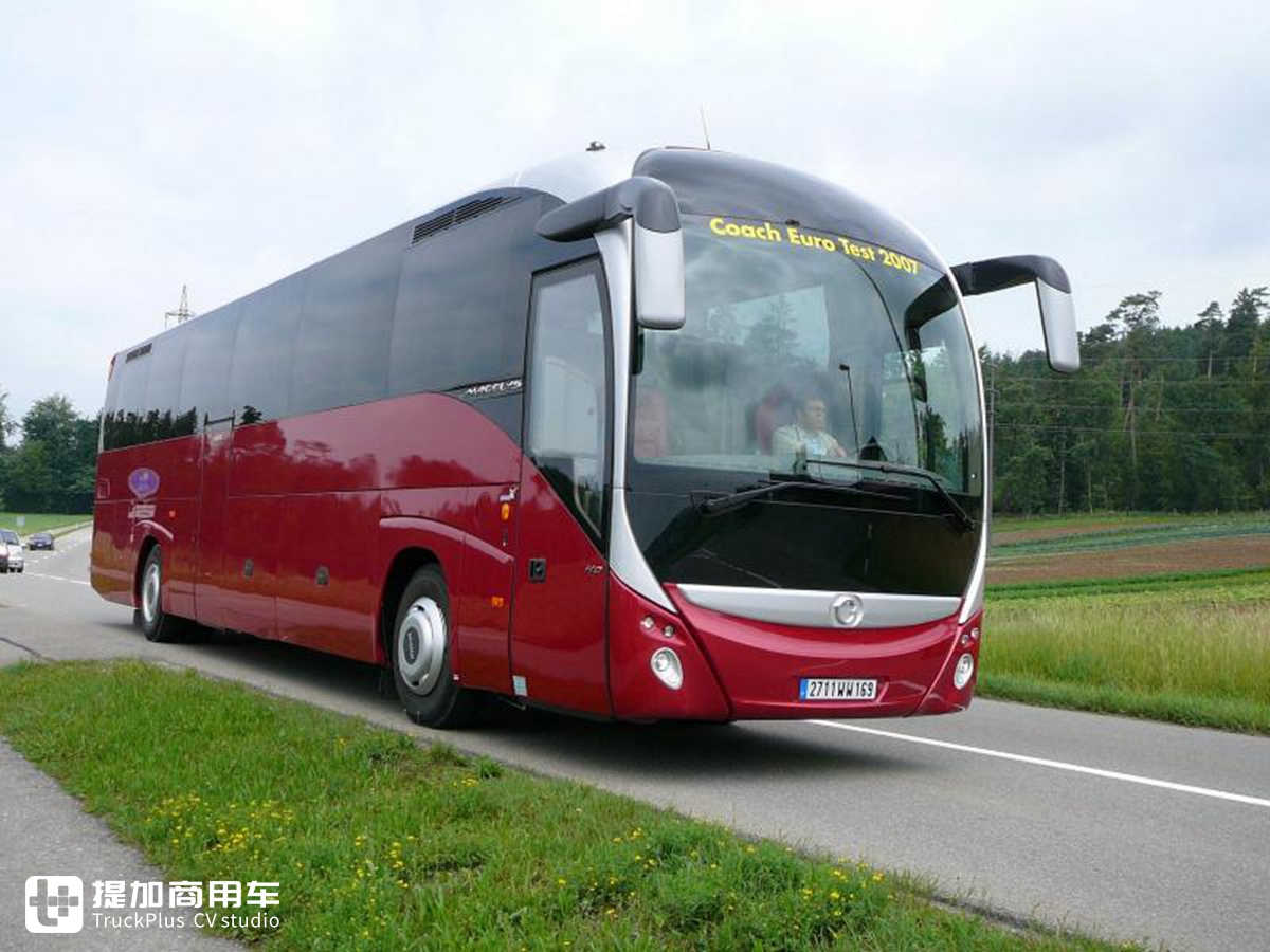 国内最长的25米宇通BRT为何没上路 ?宇通客车大型公交造型进化史(三) - 第6张 - 提加商用车网 国内最长的25米宇通BRT为何没上路 ?宇通客车大型公交造型进化史(三) - 第6张
