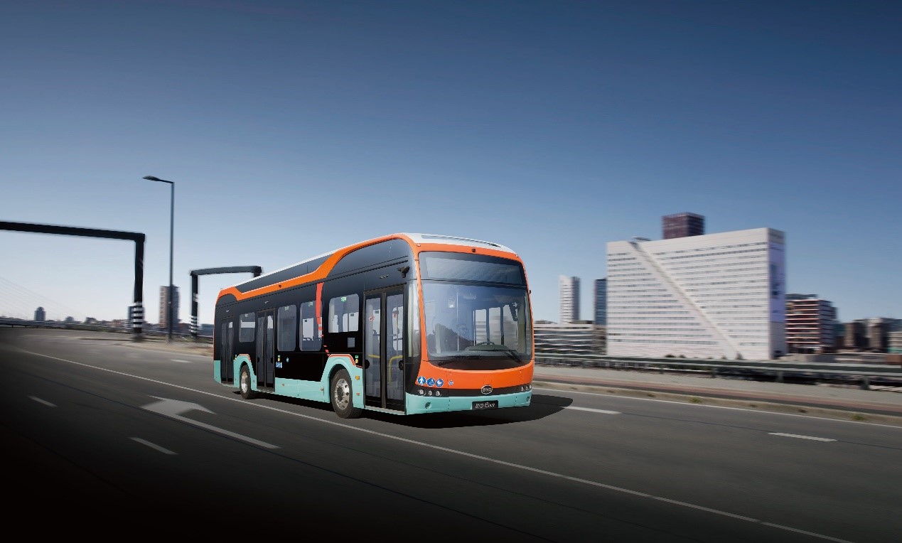 比亚迪"抢眼"世界客车博览会!未来巴士惊艳亮相,欧洲市场再传捷报-提