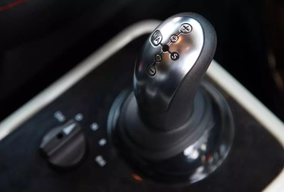 自动挡的格尔发K7预见了重卡发展趋势,你喜欢这样的卡车吗? - 第2张 - 提加商用车网 自动挡的格尔发K7预见了重卡发展趋势,你喜欢这样的卡车吗? - 第2张