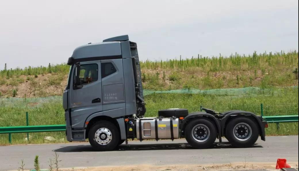 自动挡的格尔发K7预见了重卡发展趋势,你喜欢这样的卡车吗? - 第3张 - 提加商用车网 自动挡的格尔发K7预见了重卡发展趋势,你喜欢这样的卡车吗? - 第3张