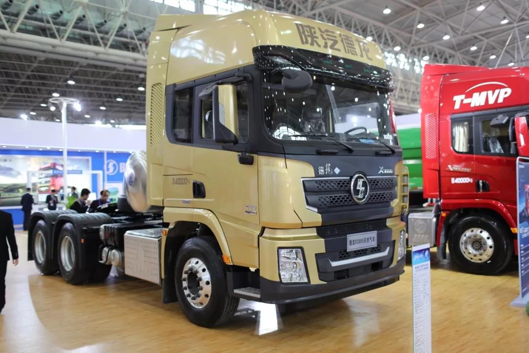 陕汽多款重卡亮相2019中国武汉国际商用车展览会