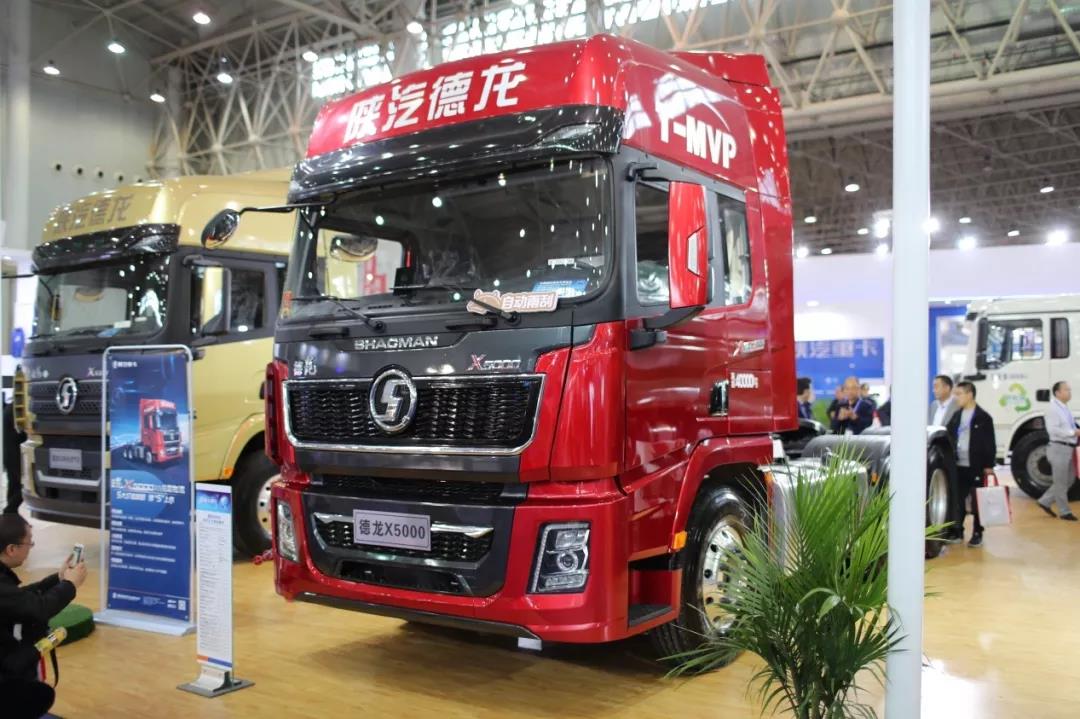 德龙x5000 6×4标载物流牵引车本次展会,陕汽携德龙x5000 6×4 标载