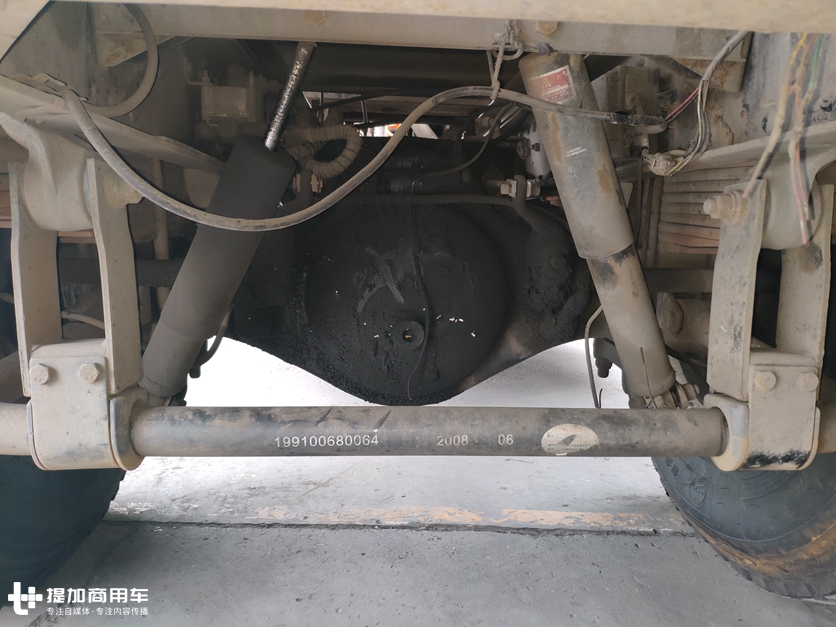 偶遇运营11年的陕汽奥龙，配置在当年非常的先进，现在看依然经典 - 第14张