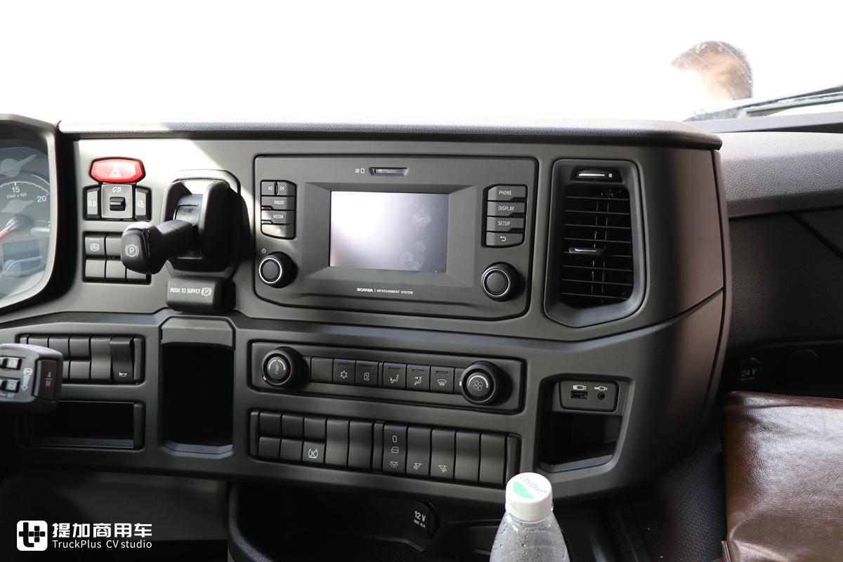 新款斯堪尼亚卡车的入门车型,据说60万出头就能买到,GN410深度评测 - 第35张 - 提加商用车网 新款斯堪尼亚卡车的入门车型,据说60万出头就能买到,GN410深度评测 - 第35张