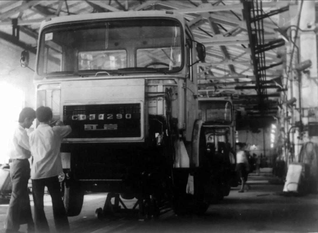 上汽红岩，一个走向民用、进军高端、 迈入国际的中国卡车品牌 - 第2张