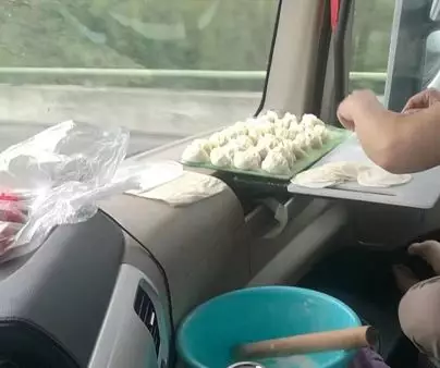 侠侣仗剑三十年,有格尔发 K7蔡玉东夫妻“快递运输”提速更快 - 第4张 - 提加商用车网 侠侣仗剑三十年,有格尔发 K7蔡玉东夫妻“快递运输”提速更快 - 第4张
