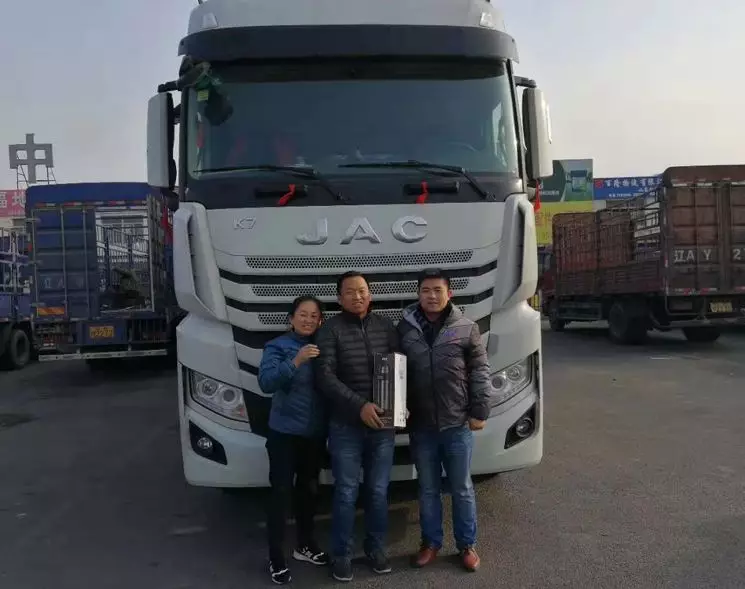 侠侣仗剑三十年,有格尔发 K7蔡玉东夫妻“快递运输”提速更快 - 第1张 - 提加商用车网 侠侣仗剑三十年,有格尔发 K7蔡玉东夫妻“快递运输”提速更快 - 第1张