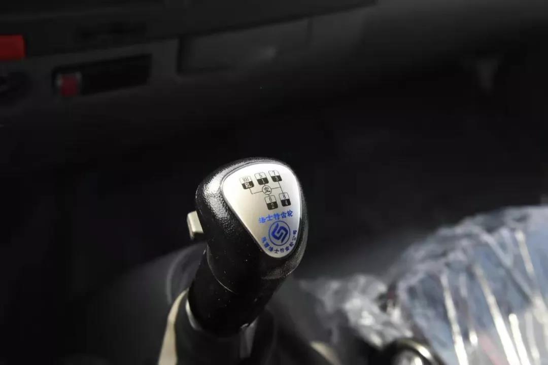 硬核实力引领绿通潮流,全能绿通版,帅铃绿巨人临沂闪耀上市 - 第6张 - 提加商用车网 硬核实力引领绿通潮流,全能绿通版,帅铃绿巨人临沂闪耀上市 - 第6张