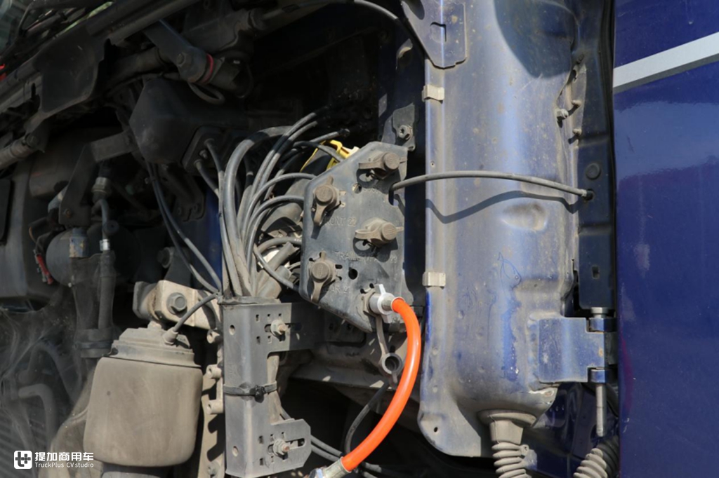 这款卡车连安全气囊都配上了,少见的斯堪尼亚主动安全版实拍解析 - 第3张 - 提加商用车网 这款卡车连安全气囊都配上了,少见的斯堪尼亚主动安全版实拍解析 - 第3张