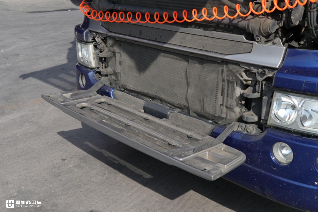 这款卡车连安全气囊都配上了,少见的斯堪尼亚主动安全版实拍解析 - 第7张 - 提加商用车网 这款卡车连安全气囊都配上了,少见的斯堪尼亚主动安全版实拍解析 - 第7张