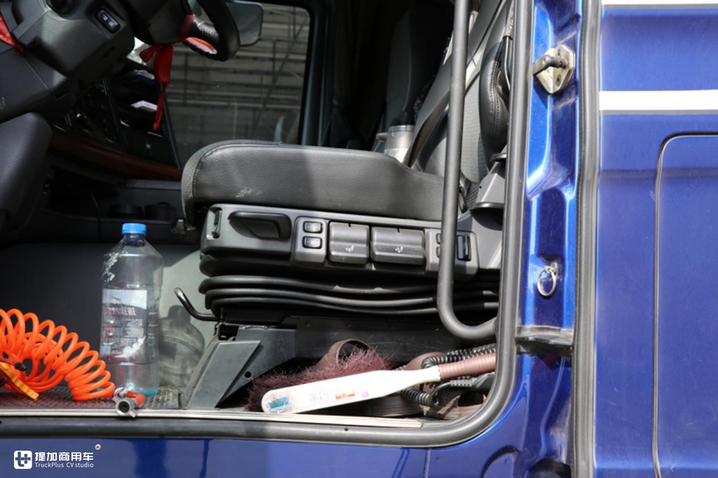 这款卡车连安全气囊都配上了,少见的斯堪尼亚主动安全版实拍解析 - 第8张 - 提加商用车网 这款卡车连安全气囊都配上了,少见的斯堪尼亚主动安全版实拍解析 - 第8张