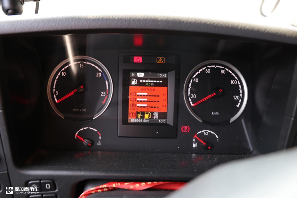 这款卡车连安全气囊都配上了,少见的斯堪尼亚主动安全版实拍解析 - 第10张 - 提加商用车网 这款卡车连安全气囊都配上了,少见的斯堪尼亚主动安全版实拍解析 - 第10张