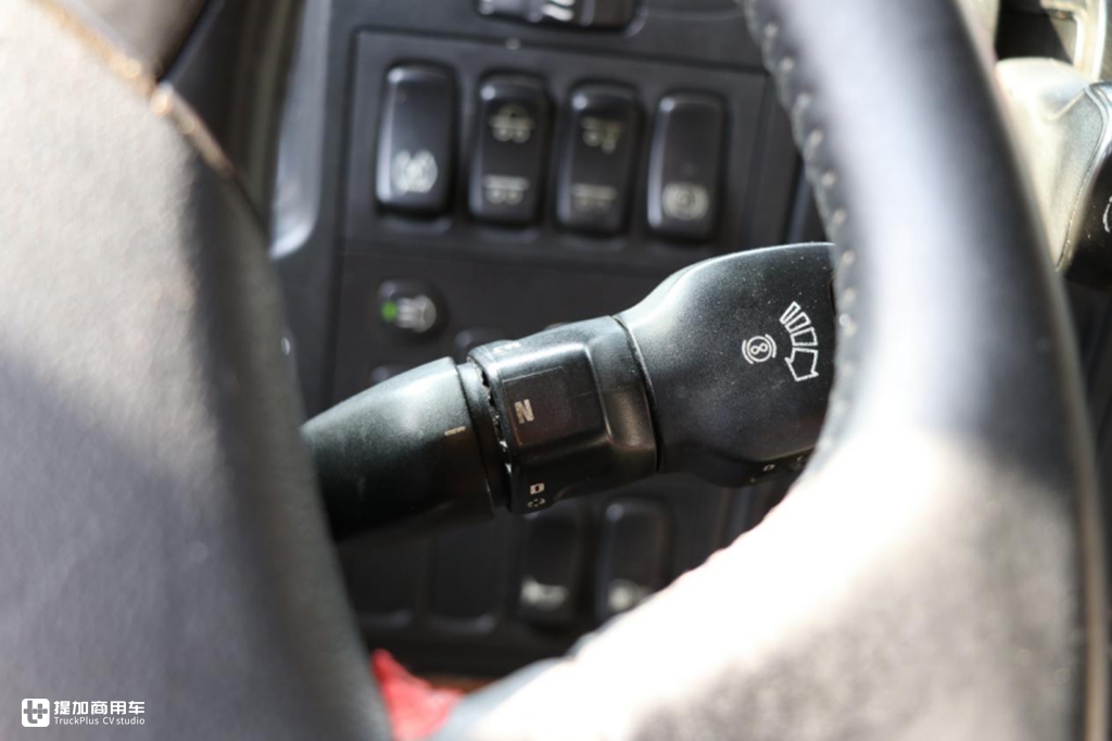 这款卡车连安全气囊都配上了,少见的斯堪尼亚主动安全版实拍解析 - 第11张 - 提加商用车网 这款卡车连安全气囊都配上了,少见的斯堪尼亚主动安全版实拍解析 - 第11张