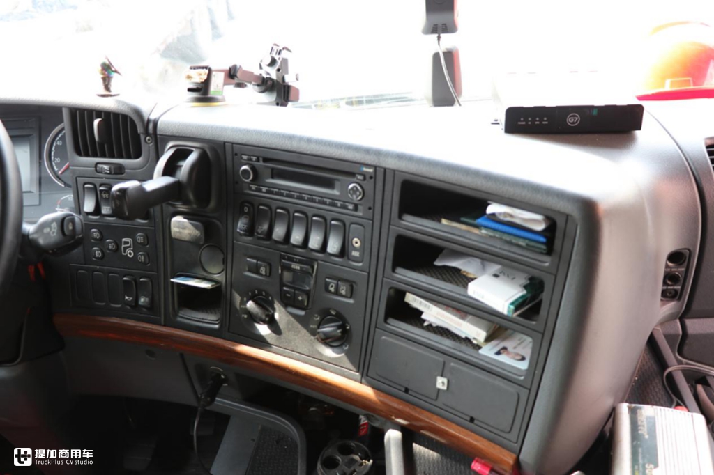 这款卡车连安全气囊都配上了,少见的斯堪尼亚主动安全版实拍解析 - 第12张 - 提加商用车网 这款卡车连安全气囊都配上了,少见的斯堪尼亚主动安全版实拍解析 - 第12张