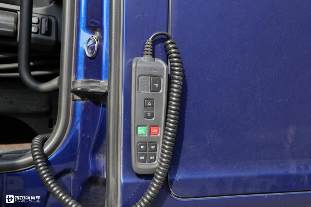 这款卡车连安全气囊都配上了,少见的斯堪尼亚主动安全版实拍解析 - 第16张 - 提加商用车网 这款卡车连安全气囊都配上了,少见的斯堪尼亚主动安全版实拍解析 - 第16张