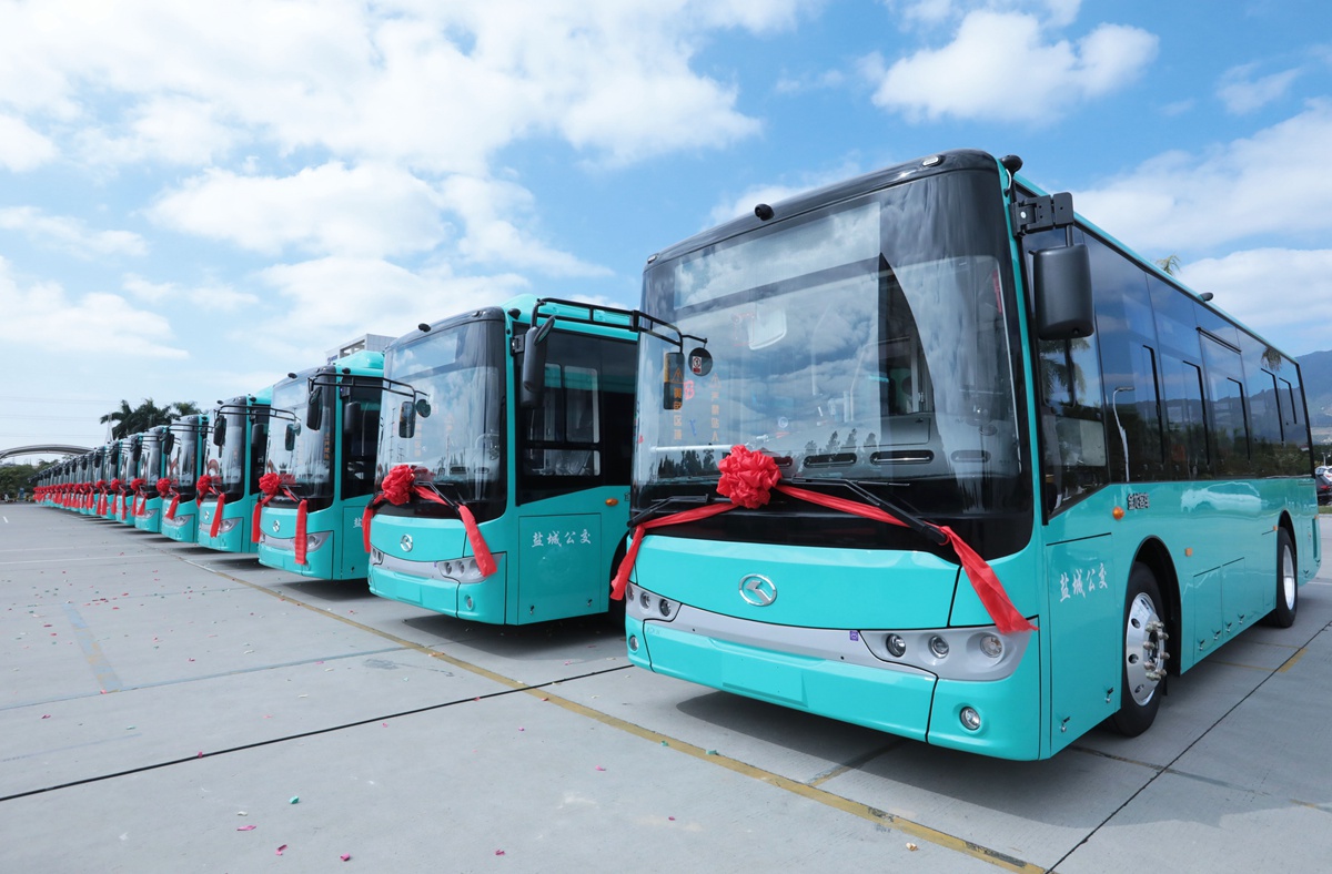 110辆金龙高端纯电动公交驶入盐城，成为绿色出行新风景 - 第4张