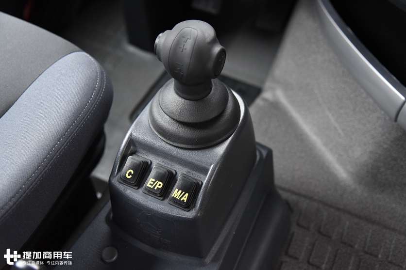 2020款豪沃T7H亮相，配了重汽自动挡变速箱，自重也降到了7.9吨！ - 第11张