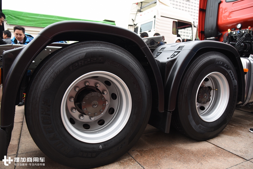 2020款豪沃T7H亮相，配了重汽自动挡变速箱，自重也降到了7.9吨！ - 第12张