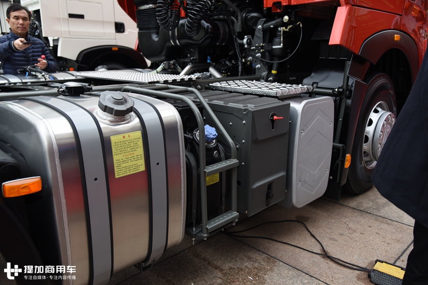 2020款豪沃T7H亮相，配了重汽自动挡变速箱，自重也降到了7.9吨！ - 第14张