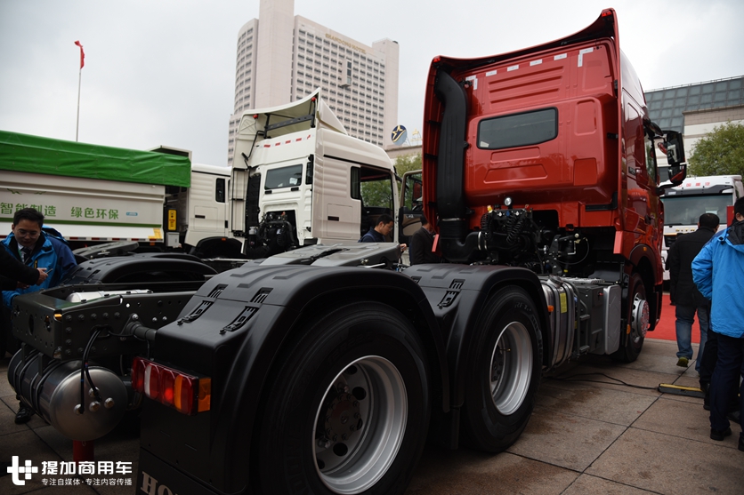 2020款豪沃T7H亮相，配了重汽自动挡变速箱，自重也降到了7.9吨！ - 第16张