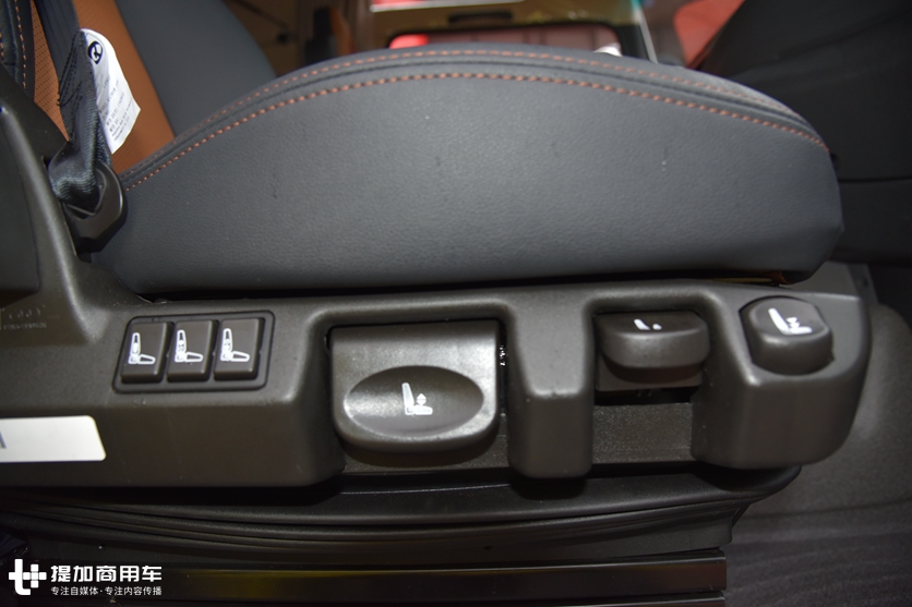 2020款豪沃T7H亮相，配了重汽自动挡变速箱，自重也降到了7.9吨！ - 第17张