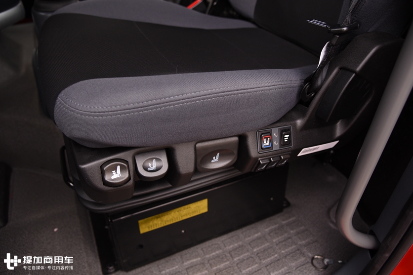 2020款豪沃T7H亮相，配了重汽自动挡变速箱，自重也降到了7.9吨！ - 第18张