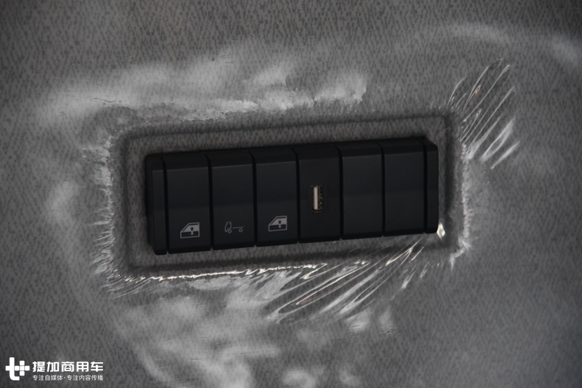 2020款豪沃T7H亮相，配了重汽自动挡变速箱，自重也降到了7.9吨！ - 第19张