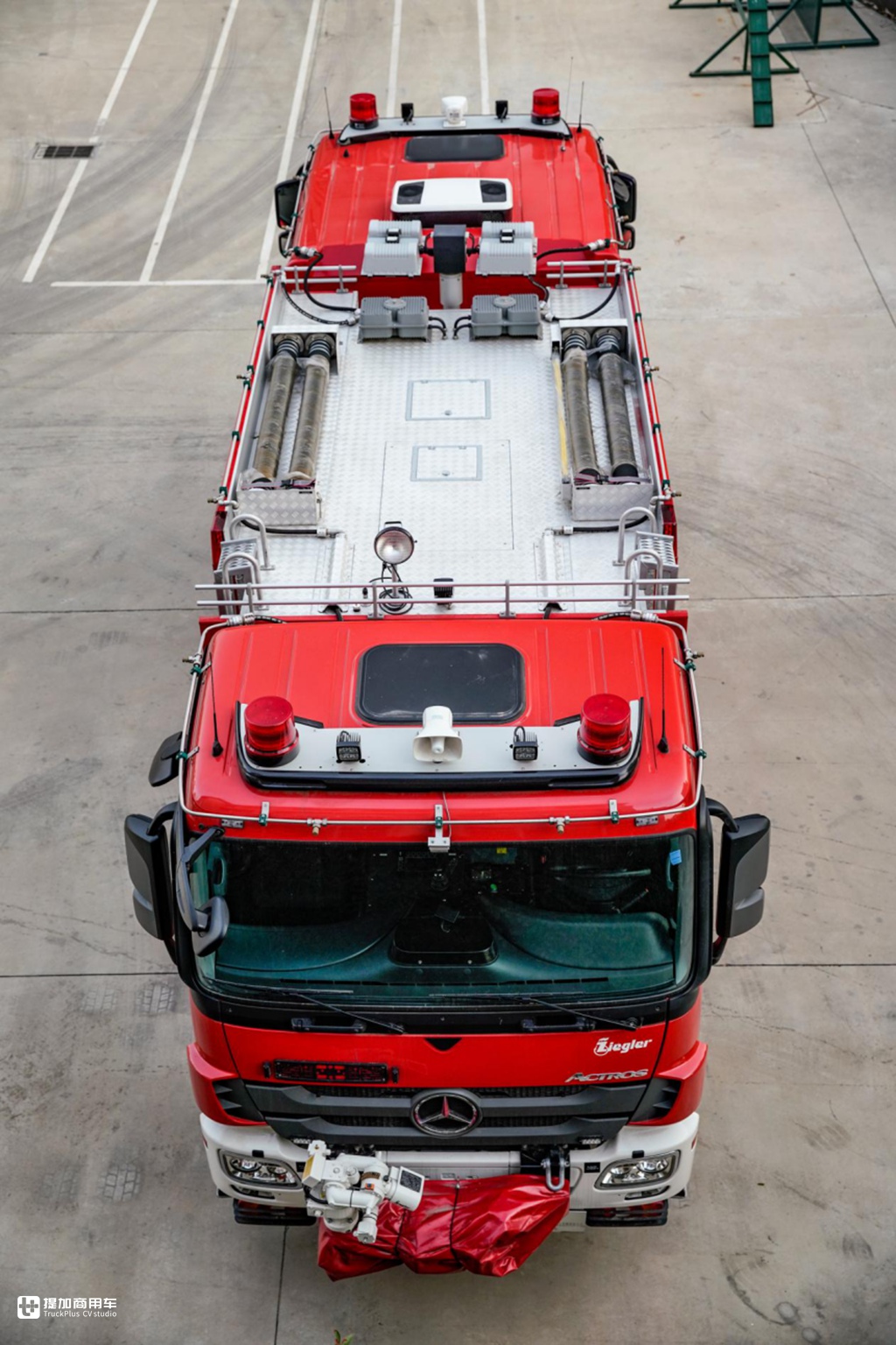 独家 能走回头路 少见的双向驾驶卡车 齐格勒双头隧道消防车实拍 提加商用车网