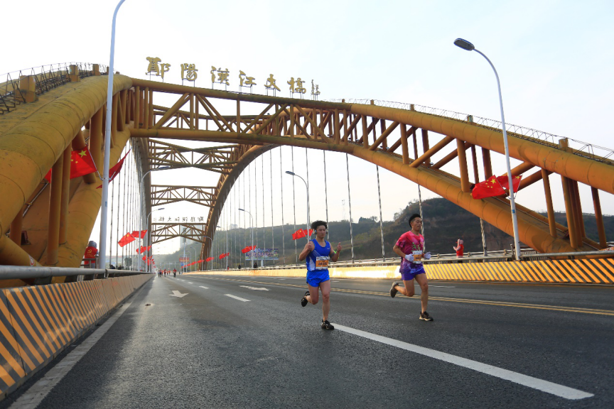 “乘可靠东风 跑十马难追” ——东风天龙·2019南水北调马拉松十堰燃情开跑 - 第6张