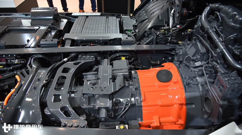 陕汽打造的下一代搅拌车,最高节油20%,混动版德龙M6000搅拌车实拍讲解 - 第1张 - 提加商用车网 陕汽打造的下一代搅拌车,最高节油20%,混动版德龙M6000搅拌车实拍讲解 - 第1张