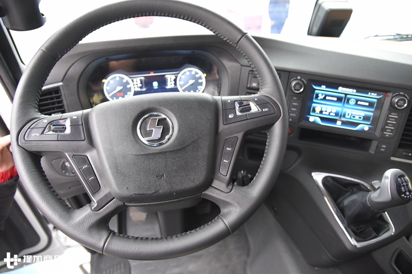 陕汽打造的下一代搅拌车,最高节油20%,混动版德龙M6000搅拌车实拍讲解 - 第14张 - 提加商用车网 陕汽打造的下一代搅拌车,最高节油20%,混动版德龙M6000搅拌车实拍讲解 - 第14张