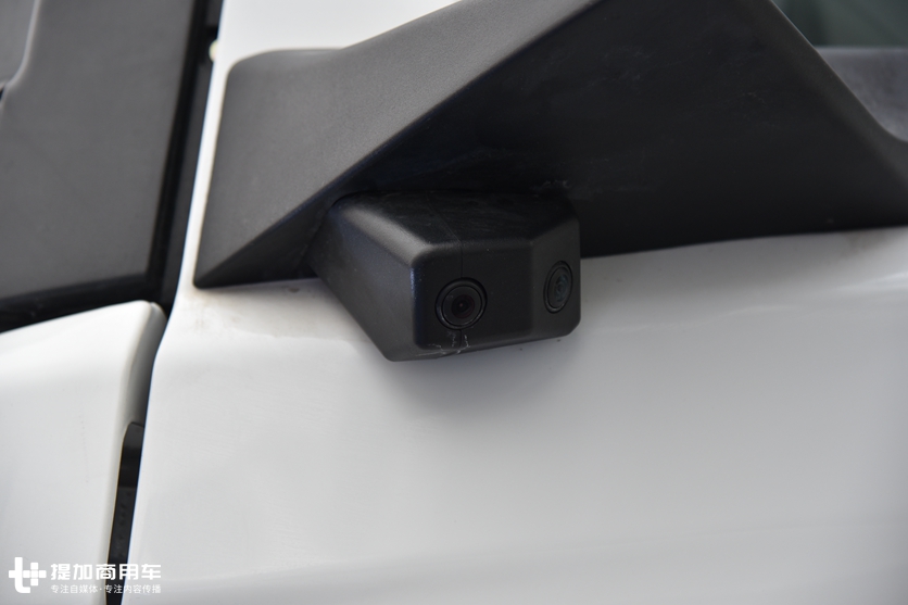 陕汽打造的下一代搅拌车,最高节油20%,混动版德龙M6000搅拌车实拍讲解 - 第15张 - 提加商用车网 陕汽打造的下一代搅拌车,最高节油20%,混动版德龙M6000搅拌车实拍讲解 - 第15张