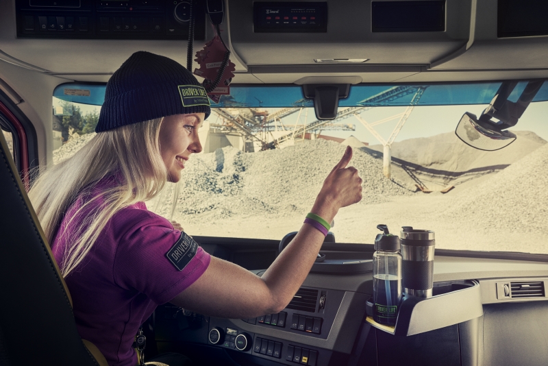 沃尔沃卡车首次面向中国公众的安全调查显示:80%的人认为重型卡车很危险 - 第3张 - 提加商用车网 沃尔沃卡车首次面向中国公众的安全调查显示:80%的人认为重型卡车很危险 - 第3张