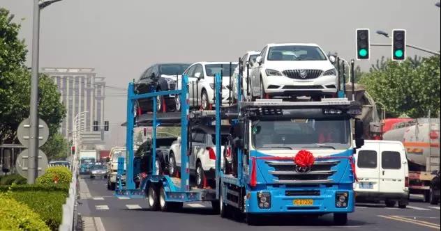 上汽红岩被授予“汽车物流行业优秀技术装备供应商”称号 - 第2张 - 提加商用车网 上汽红岩被授予“汽车物流行业优秀技术装备供应商”称号 - 第2张