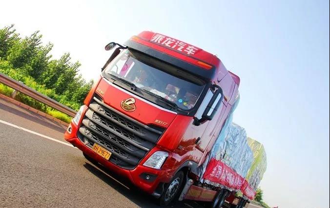 新一代17.5米代替者,这样的乘龙H7中置轴平板车你见过吗? - 第2张 - 提加商用车网 新一代17.5米代替者,这样的乘龙H7中置轴平板车你见过吗? - 第2张