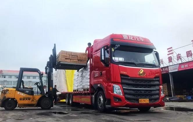 新一代17.5米代替者,这样的乘龙H7中置轴平板车你见过吗? - 第7张 - 提加商用车网 新一代17.5米代替者,这样的乘龙H7中置轴平板车你见过吗? - 第7张