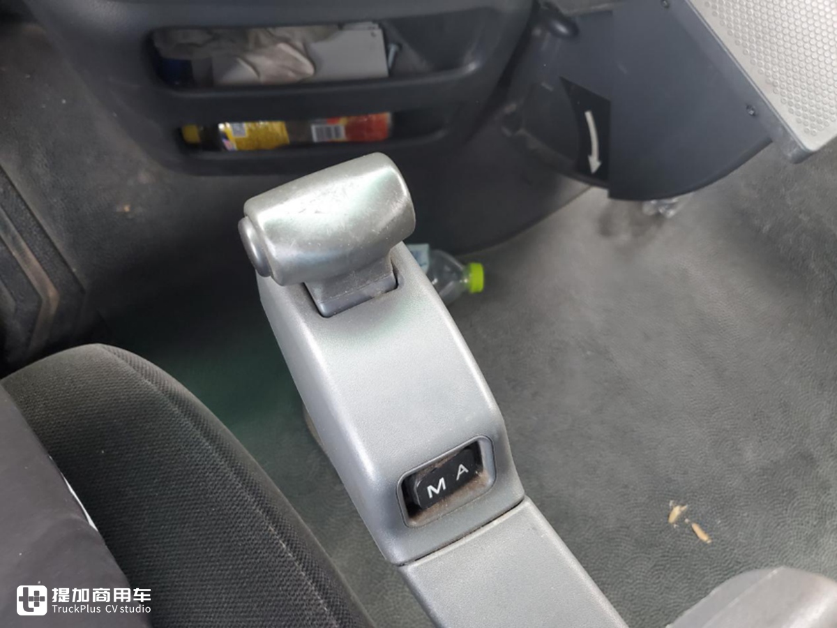 退役的日版奔驰卡车实拍,V8动力+气囊悬架,在当年可是不容小觑 - 第17张 - 提加商用车网 退役的日版奔驰卡车实拍,V8动力+气囊悬架,在当年可是不容小觑 - 第17张