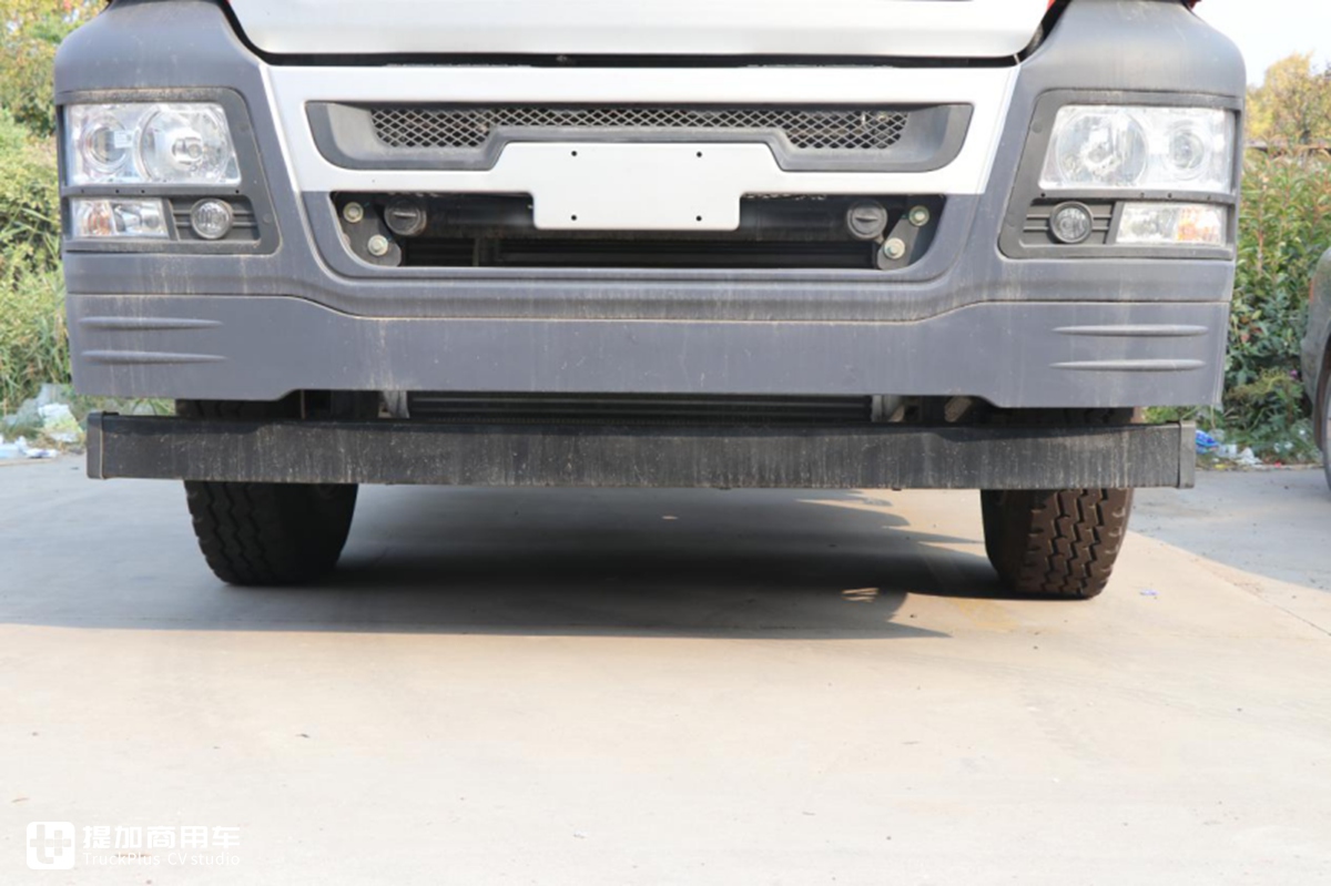 陕汽轩德重卡怎么样?实拍轩德X3牵引车带您好好看看 - 第3张 - 提加商用车网 陕汽轩德重卡怎么样?实拍轩德X3牵引车带您好好看看 - 第3张