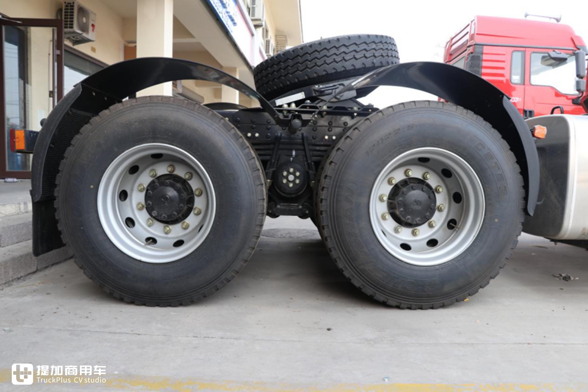 陕汽轩德重卡怎么样?实拍轩德X3牵引车带您好好看看 - 第12张 - 提加商用车网 陕汽轩德重卡怎么样?实拍轩德X3牵引车带您好好看看 - 第12张