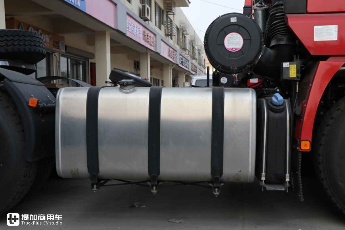 陕汽轩德重卡怎么样?实拍轩德X3牵引车带您好好看看 - 第11张 - 提加商用车网 陕汽轩德重卡怎么样?实拍轩德X3牵引车带您好好看看 - 第11张