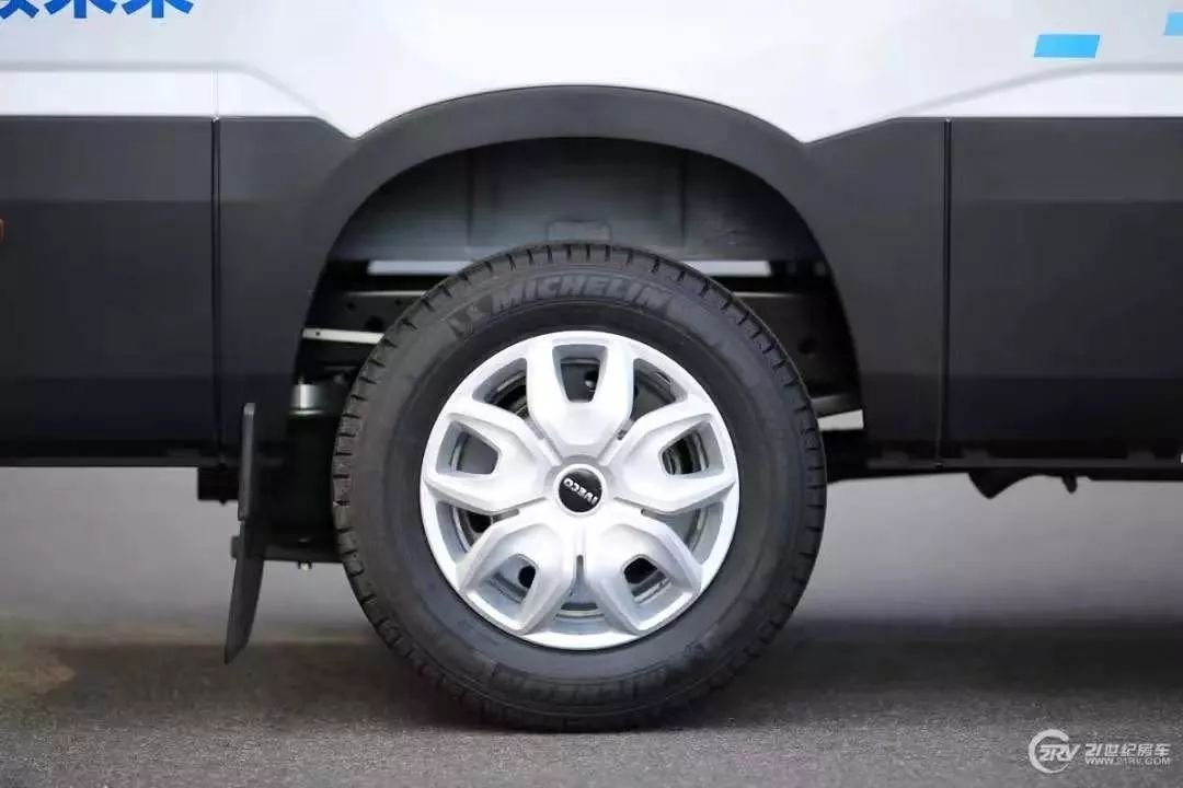 新款进口依维柯New Daily 2020款评测来了! - 第14张 - 提加商用车网 新款进口依维柯New Daily 2020款评测来了! - 第14张