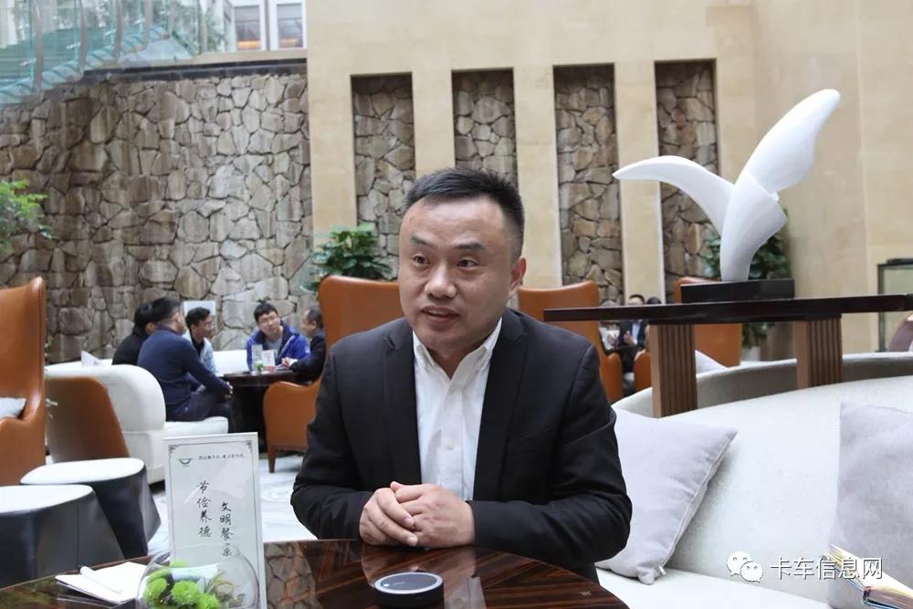 高端、亲民并线走！挑战破万辆目标！2020年汕德卡工程车懂法更懂你！ - 第1张
